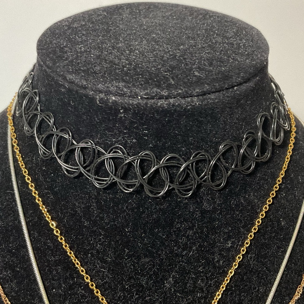 Assorted Jewelry Collection - Picture 7 of 9